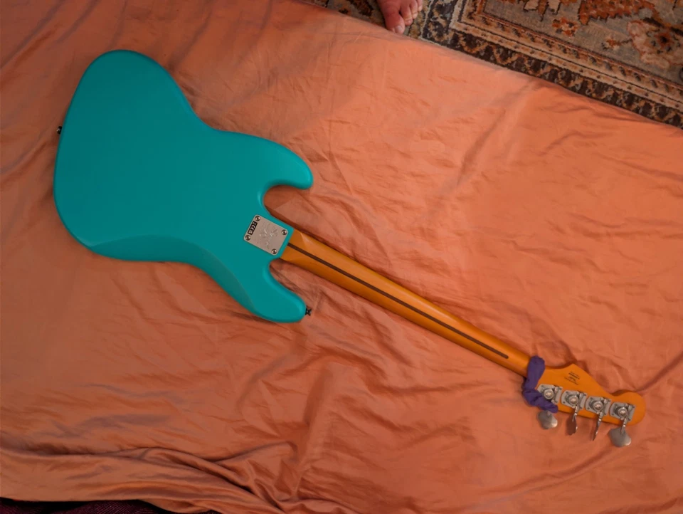 Bajo Jazz Squier 40 Aniversario Satinado Verde Espuma de Mar Foto 2 de 2