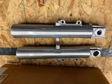 41MM Lower Fork Legs Sliders Harley Touring FLH Street Glide Ultra Classic 00^