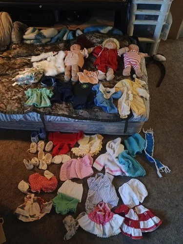 Vintage Cabbage Patch Kid Lot 3Dolls And Lots Of Clothes - Coleco 1980s