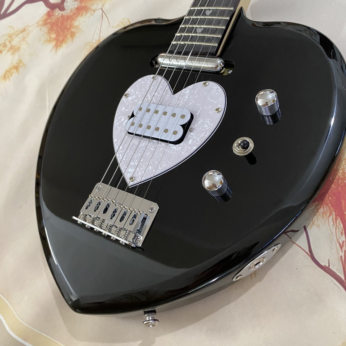 DAISY ROCKSY ROCK HEARTBREAKER GUITAR Electric guitar 22frets A
