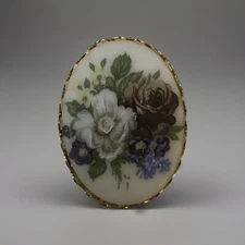 VINTAGE FLORAL ON PORCELAIN FRAMED BROOCH OR PENDANT