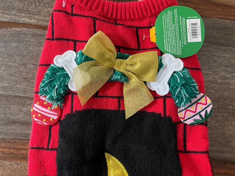 Dog Christmas Ugly Sweater Size M Fireplace Gold Bow Ornaments - Imagem 2 de 4