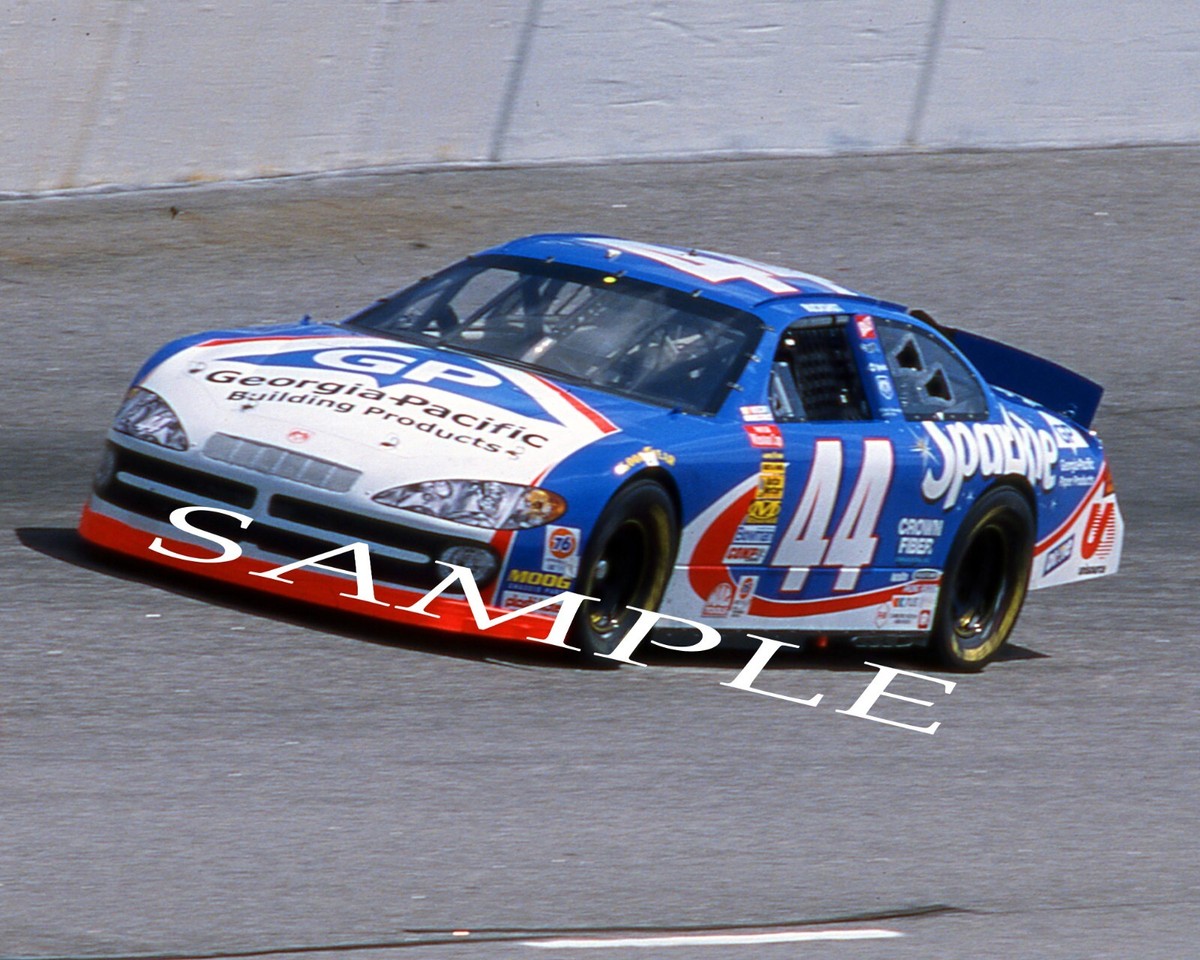 BUCKSHOT JONES 2001 #44 GEORGIA PACIFIC DODGE AT DARLINGTON 8X10