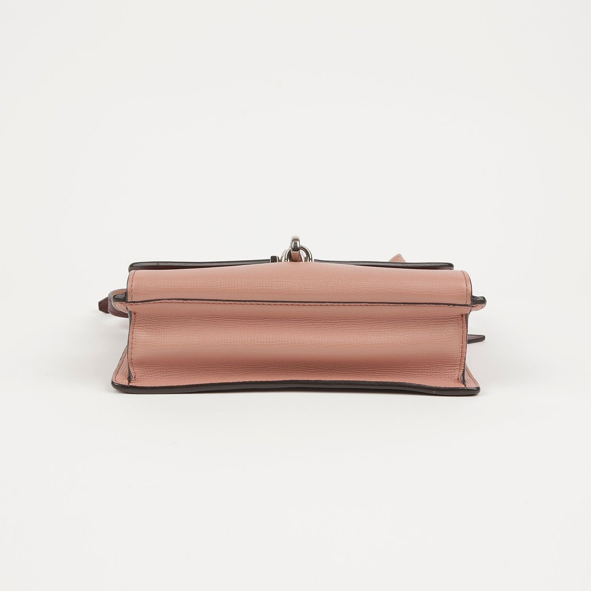 Burberry 8102387 関税送料込 Burberry Two-Tone Leather Macken Shoulder and Crossbody Bag
