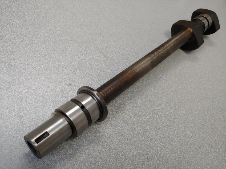 MUY BONITO EJE DE CONTRAPESO ORIGINAL USADO ORIGINAL PORSCHE 944 1982-84 NLA Foto 3 de 4