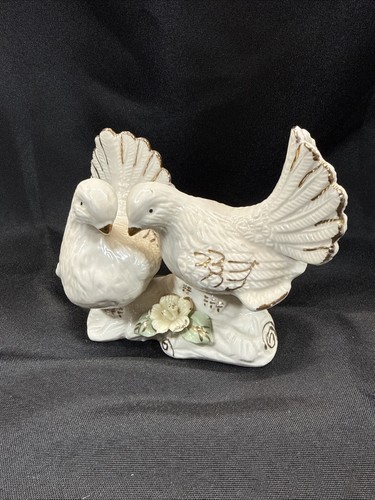 Vtg Goebel Style CERAMIC White Gold Trim Wedding LOVE BIRDS Doves Figurine