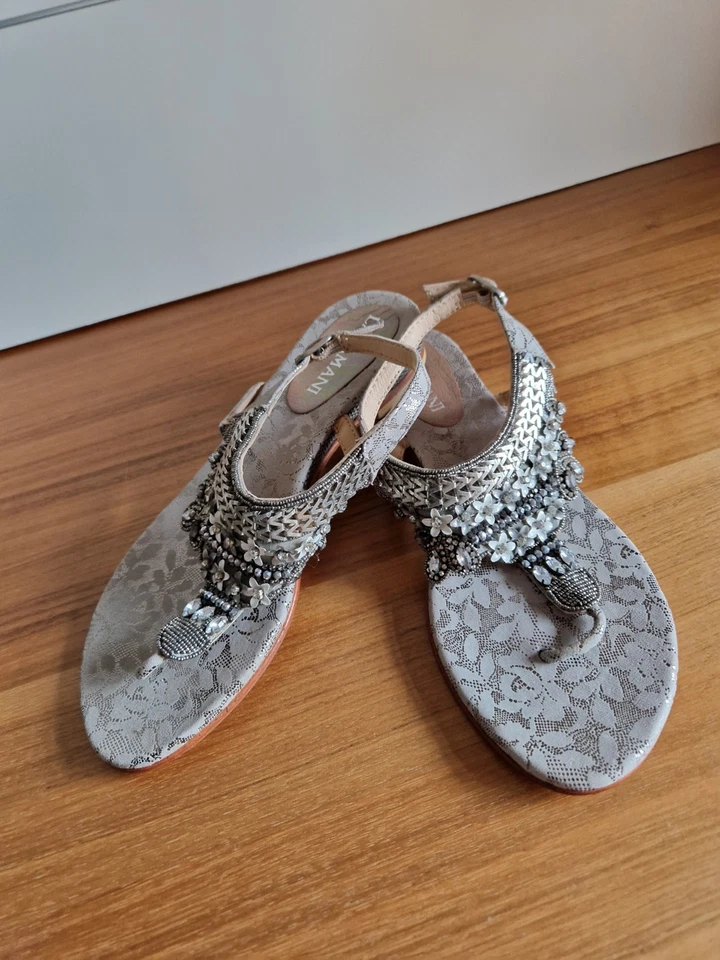 Sandalen mit Strass- und Schmucksteinen✨️Grau✨️Größe 38*NEU*siehe Beschreibung - Bild 3 von 4