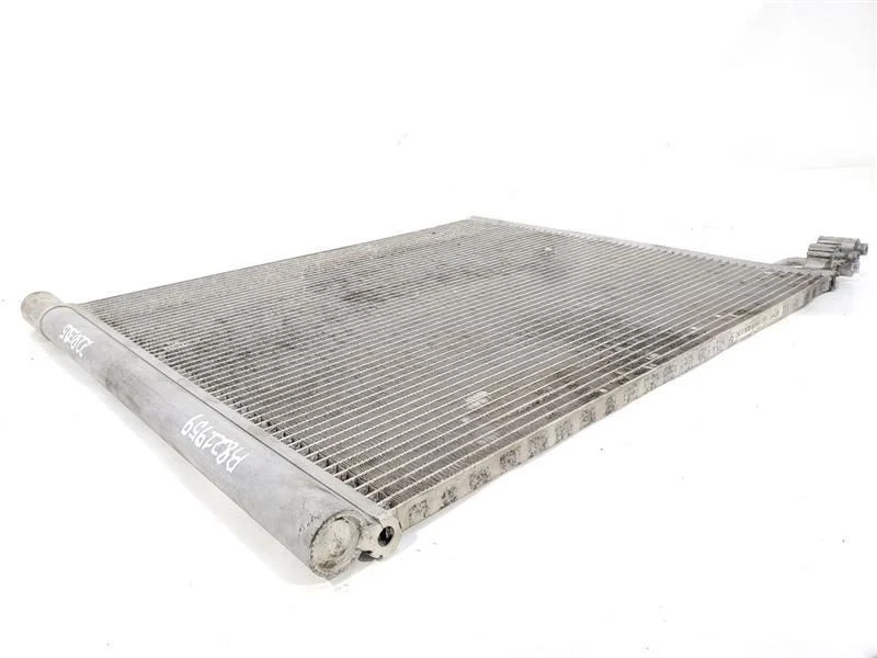 Condensador de aire acondicionado 4,4 L AWD R9277 OEM 2011 2012 2013 2014 2015 2016 2017 2018 BMW X5 Foto 3 de 4