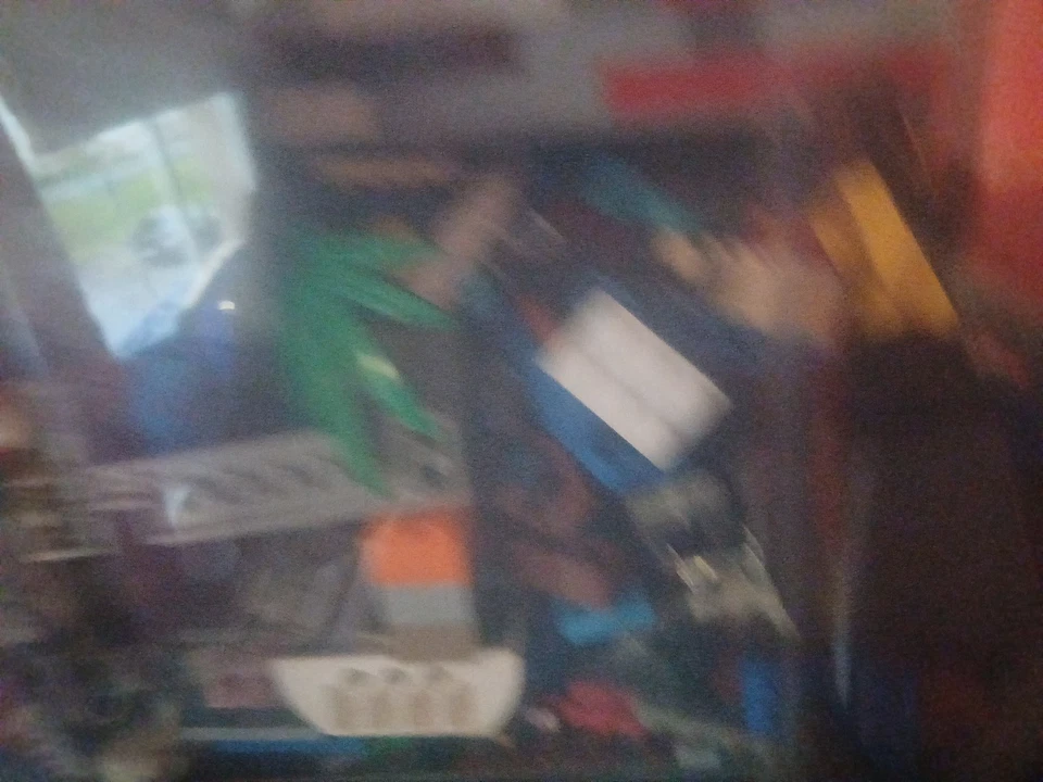 2 Kisten LEGO 20 Figuren und Ersatzteile Und Ein Polizei Boot - Bild 4 von 4