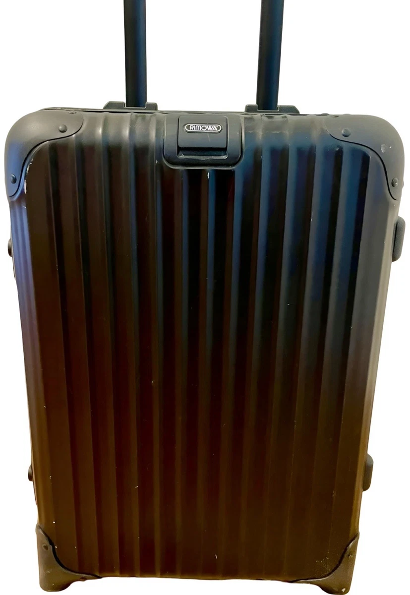 RIMOWA Carry-Ons 19