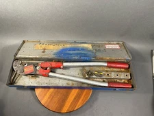 T&B Thomas & Betts TBM5 Racheting Compression Tool Crimper Good Condition W/Dies