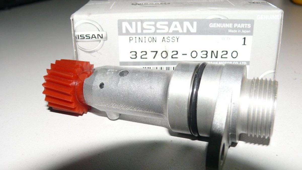Nissan Genuine OEM 32702-03N20 Speedometer Pinion Gear