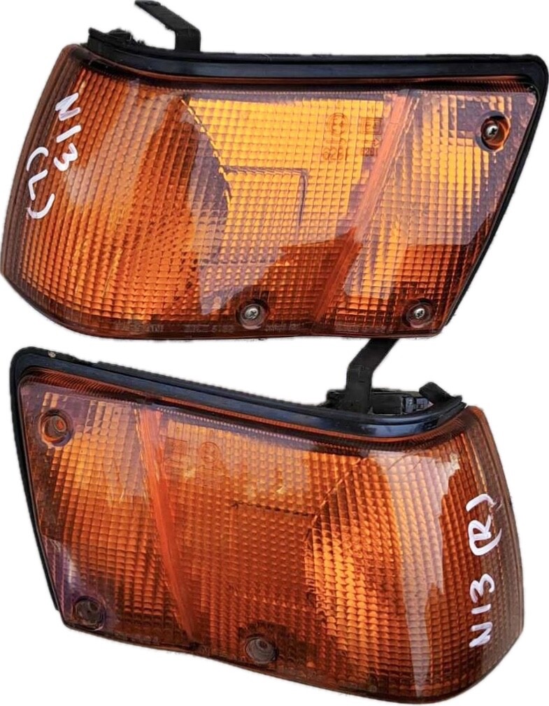 Nissan Pulsar Sentra Sunny N13 Front side corner lights IKI 5162
