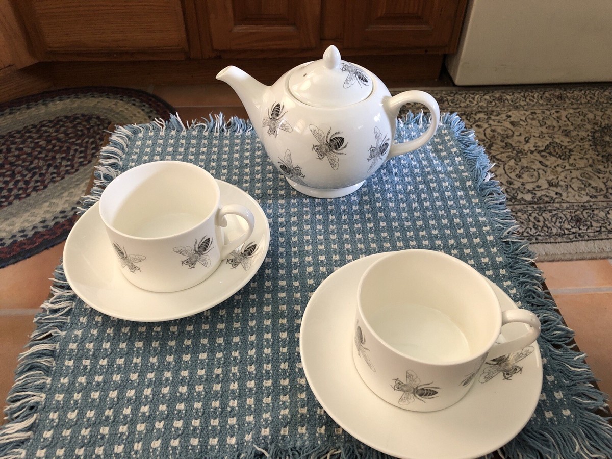 STEPHANIE FERNALD CERAMIC DESIGNS INSECT TEAPOT WITH LID