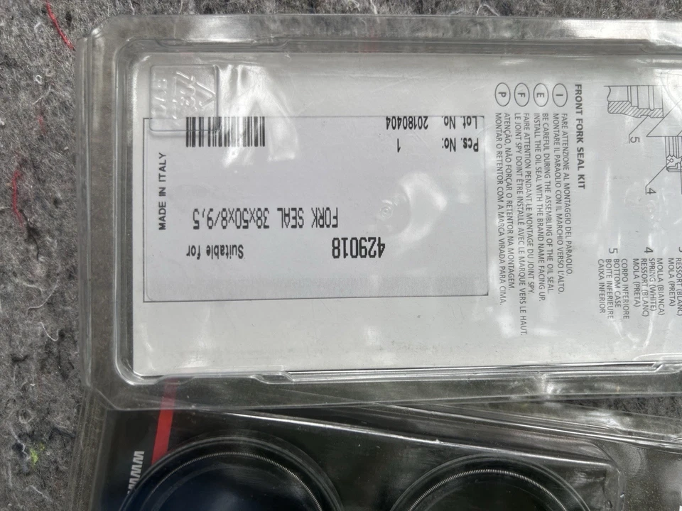 Sello de horquilla BikeMaster - 38 x 50 x 8/9,5 429018 Foto 2 de 2