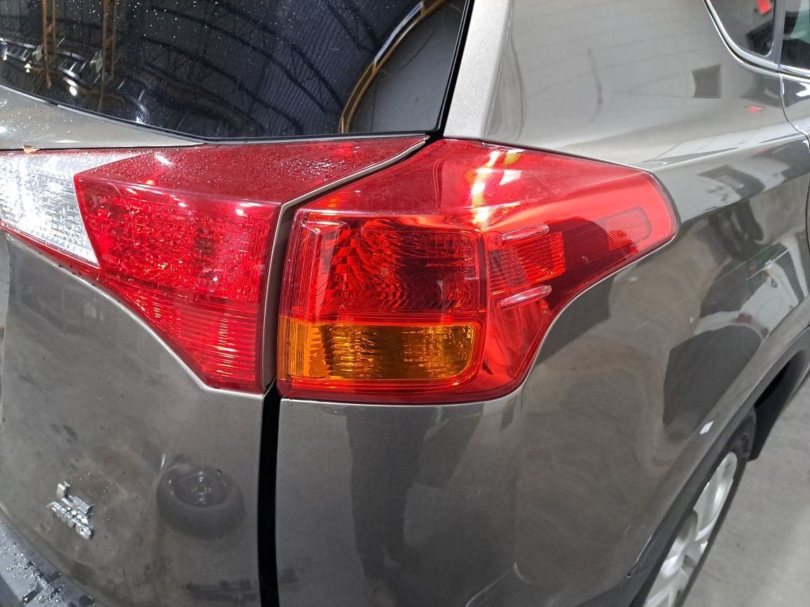 2013-2015 Toyota Rav4 Right Passenger Tail Light Quarter Panel Mounted Oem