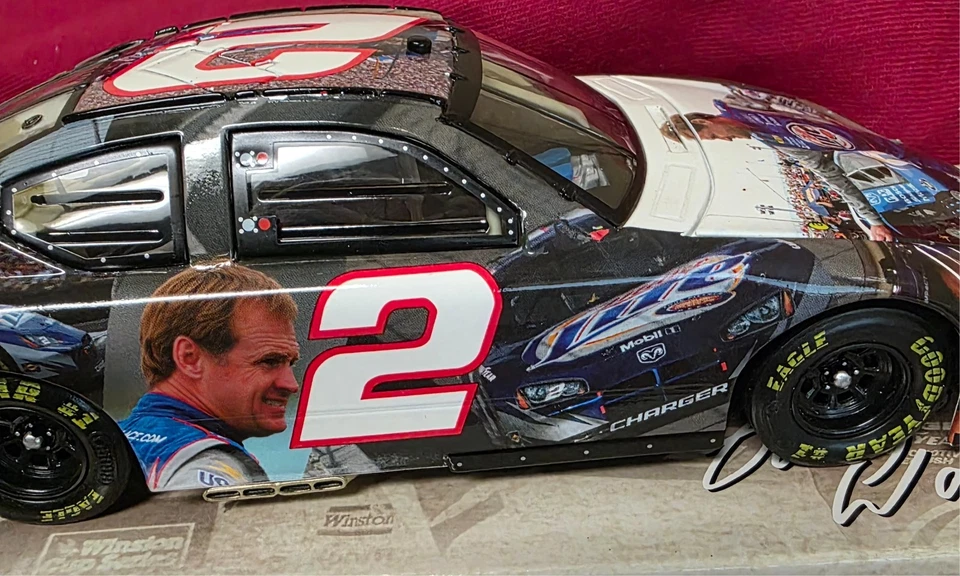 Rusty Wallace 1/24 Diecast #2 Miller Lite Milestone / 700th Start 2005 Foto 2 de 4