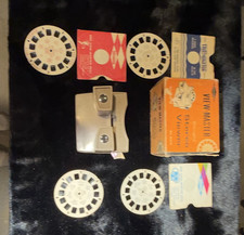View-Master Vintage Viewer Lot w/ 4 Reels Sleeves, Orange Box