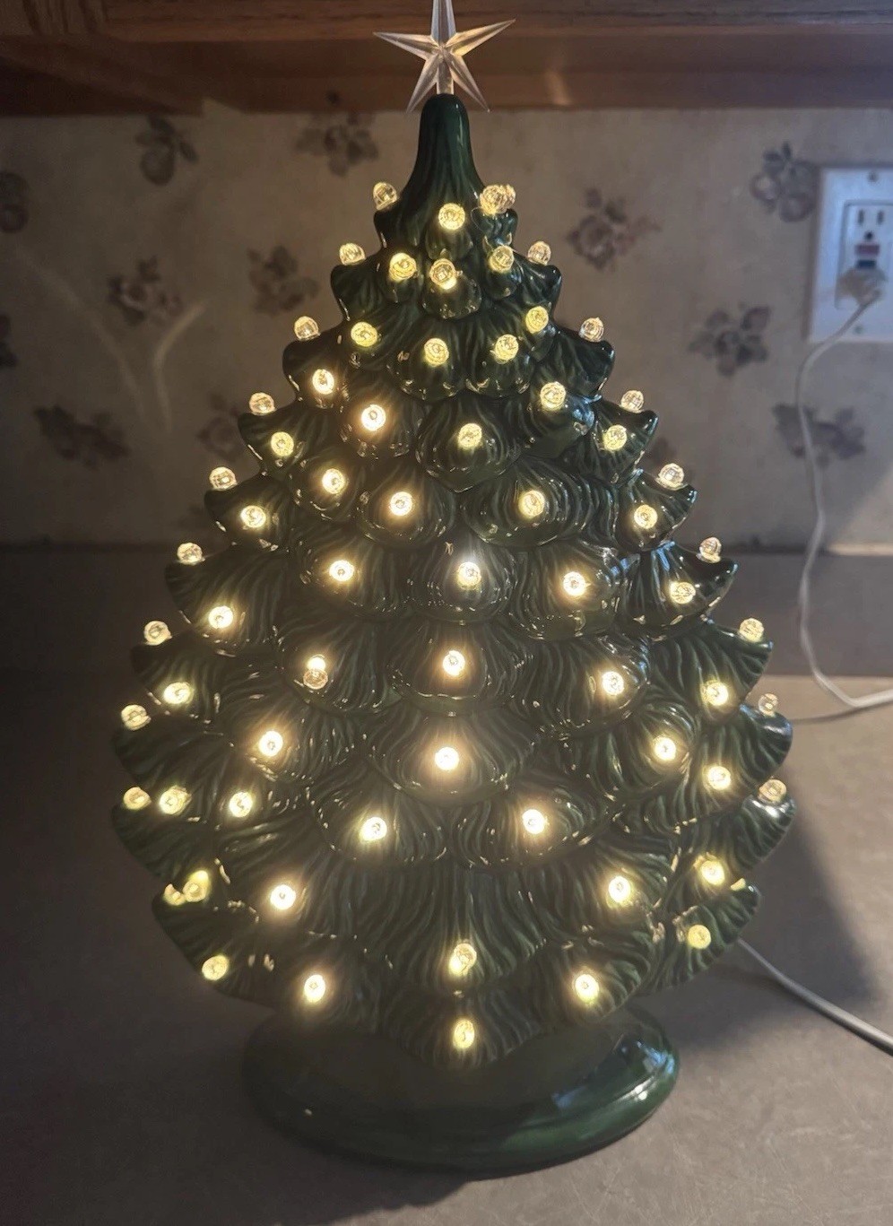 Vtg Ceramic Christmas Tree Slim Flat Mantel Window Sill Byron Molds 14”