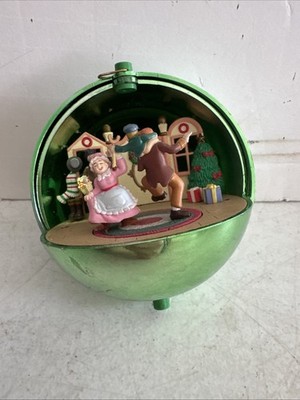 MATRIX SYMPHONIC ANIMATED MUSICAL CHRISTMAS ORNAMENT