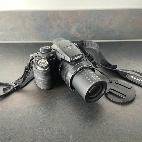 Fujifilm FinePix S4200 Digital