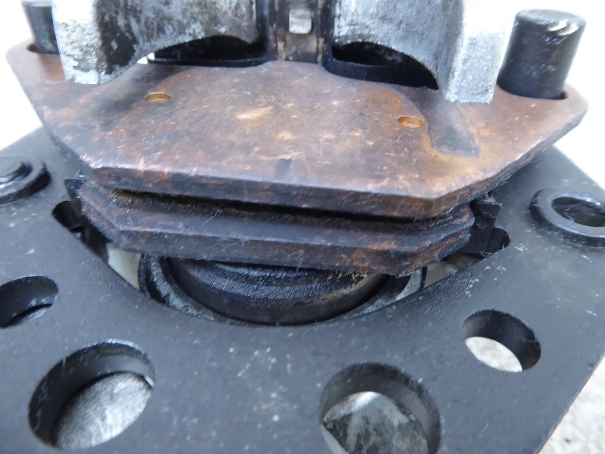 1987 Kawasaki Concours ZG1000 K251-4. rear brake caliper and