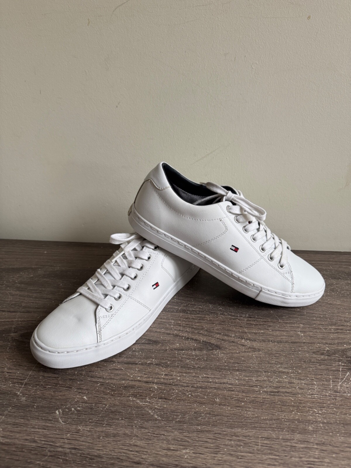 Tommy Hilfiger Men's Essential White Leather Trainers UK8/EU42 image 8