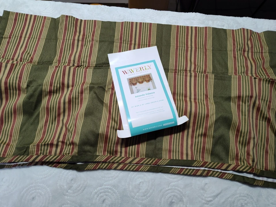 WAVERLY SWEETWATER Tuck Amanda VALANCE RAYAS VERDE OLIVA 79" Ancho X 16" Largo Foto 2 de 4