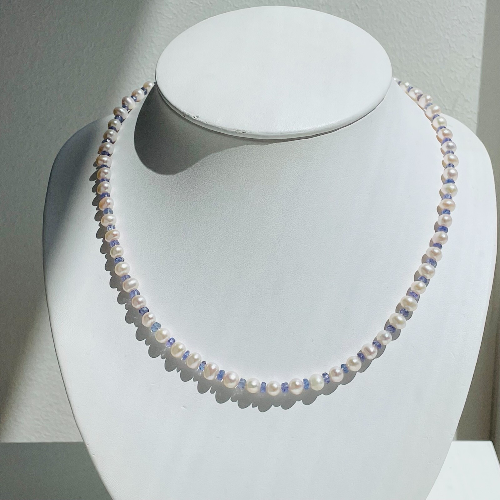 Collier en argent et perles de culture avec tanzanite véritable éclat précieux Réf 1745