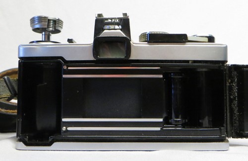 Vintage Olympus OM-1 35mm SLR Film Camera w/50mm f1.4 Lens, Filter & Manual VGC - Picture 5 of 8