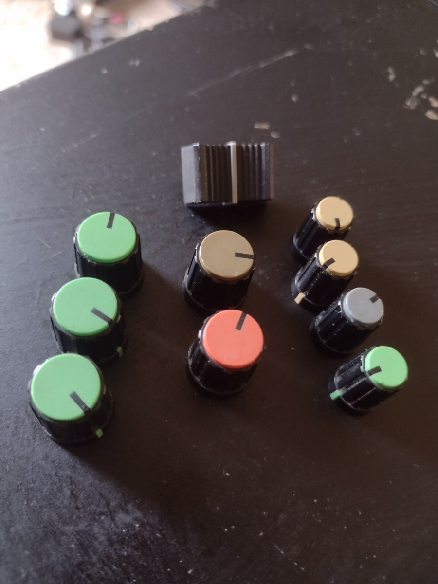 Yamaha EMX200 Integrated Power Mixer - PARTS - Set of 10 - Track