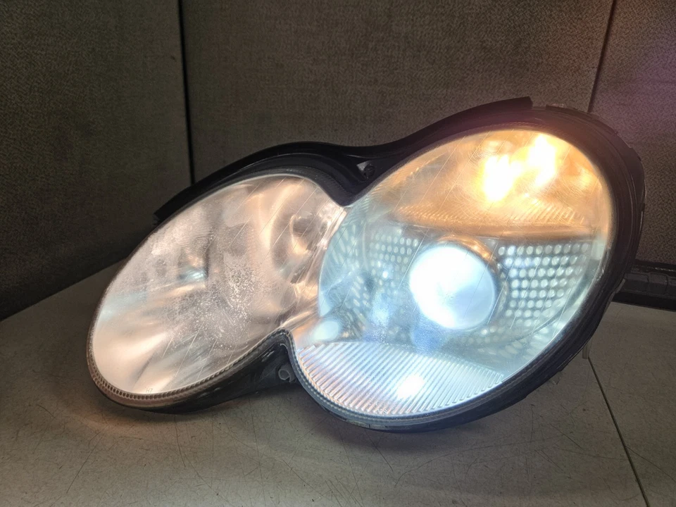 03-08 Lámpara Faro Xenón/HID Izquierdo Mercedes-Benz SL500 SL55 230 Tipo OEM Foto 2 de 4