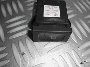 Schalter Heckscheibenheizung 3B0959621 VW Passat Variant 1.8 5V 3 B