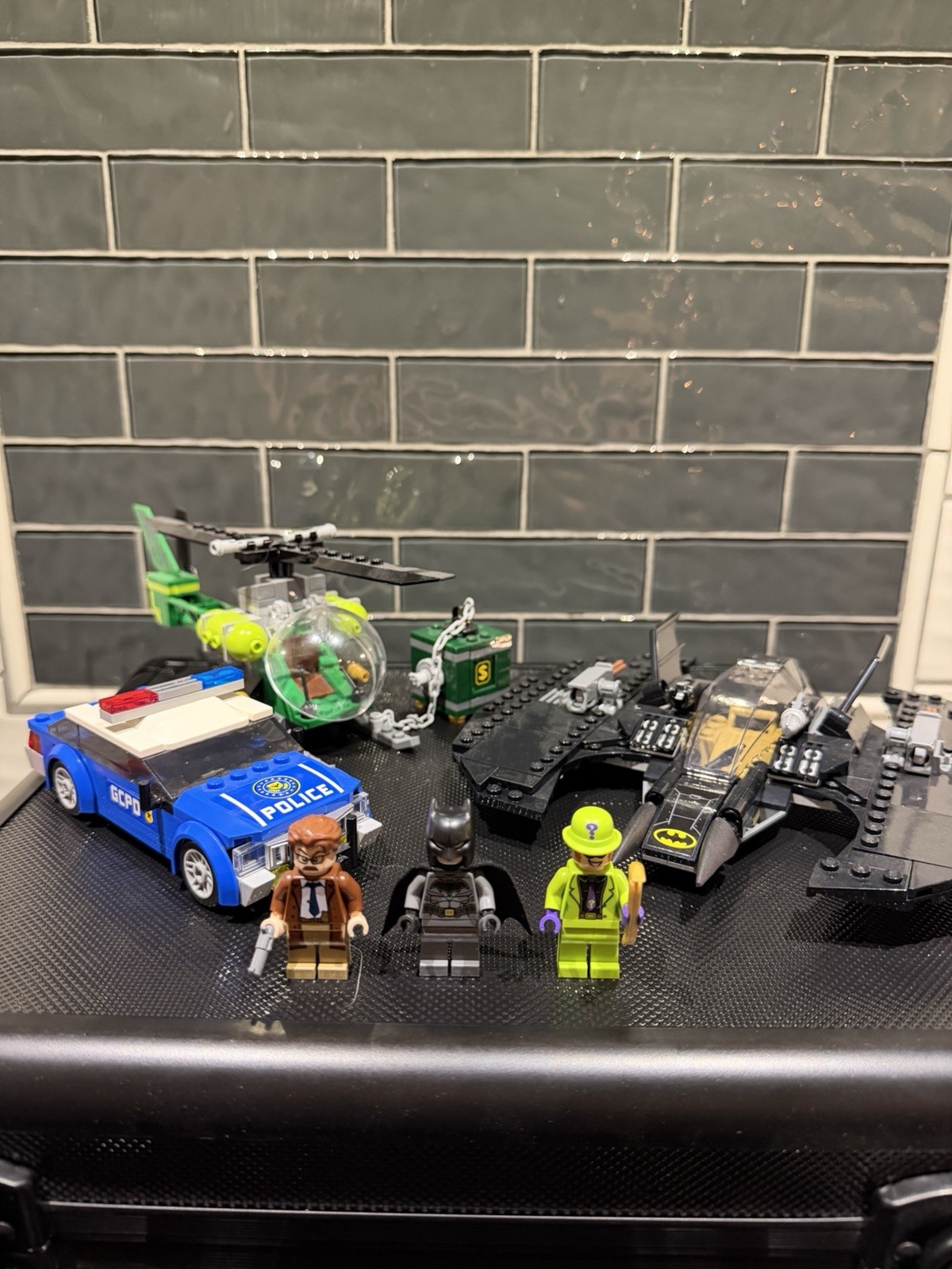 Lego Batman Dc Super Hero’s Batwing And The Riddler Heist Mostly Complete