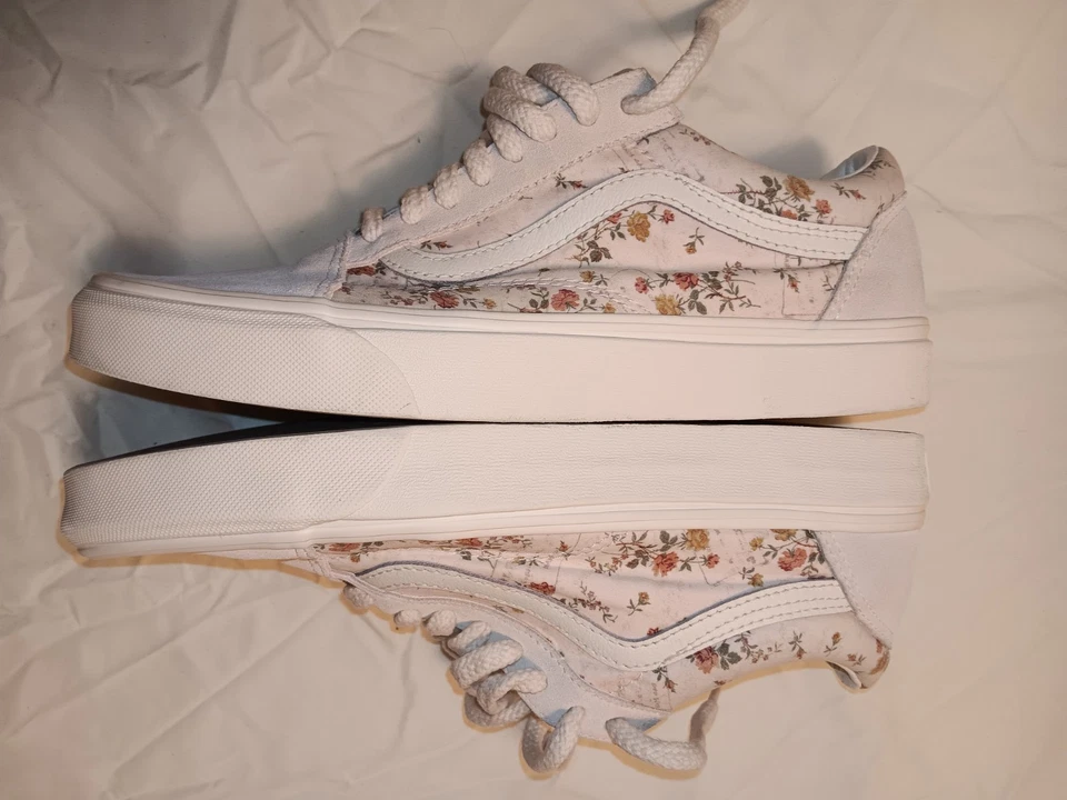 Vans 500714 Size 8.5M/10W White Leather With Pink Roses On Canvas Low Top Lace - Image 4 of 4