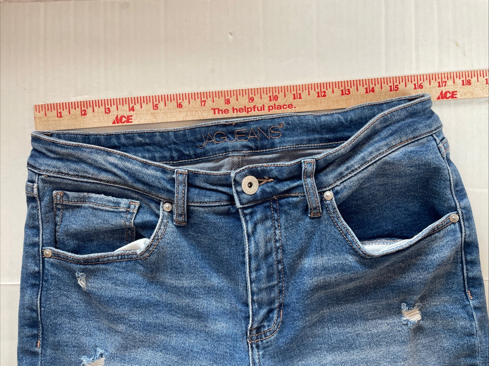 JAG Jeans Carter Girlfriend Raw Hem  Distressed Women’s Size 12/31 Med Wash