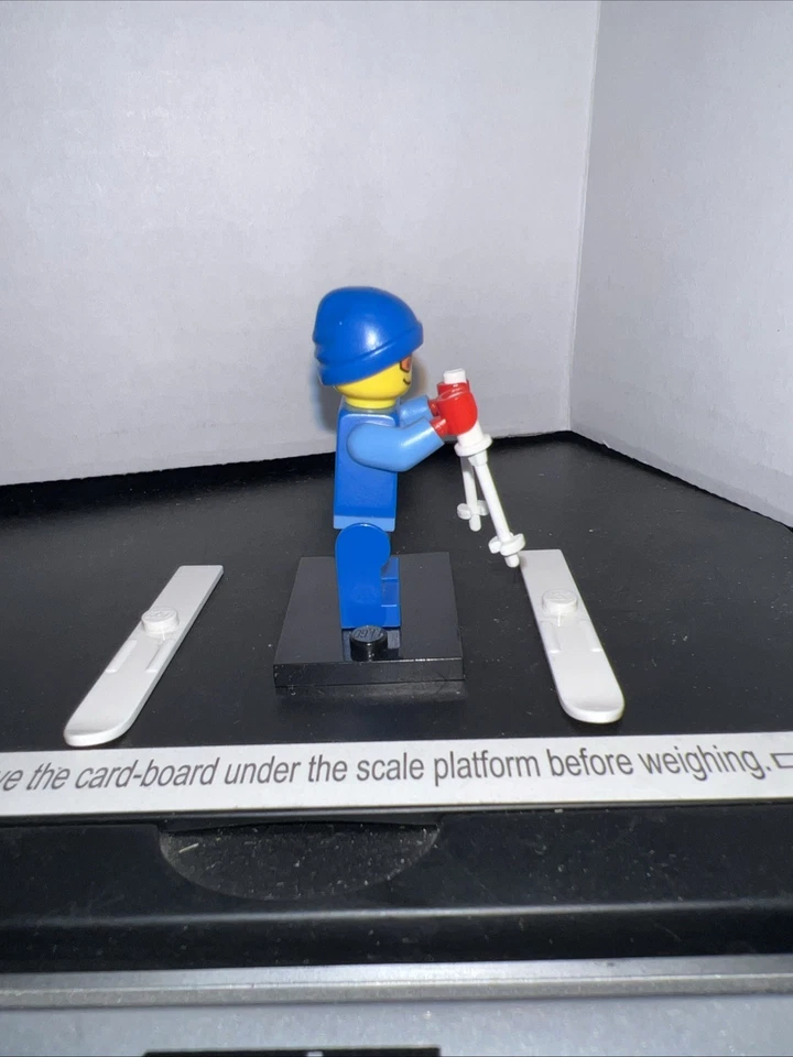 LEGO Serie 2 Minifigura de Esquiador Coleccionable 8684 Completa y Soporte Como Nueva Retirada Foto 2 de 4
