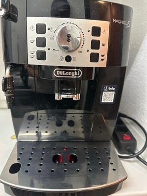 De'Longhi ECAM22.110.B Magnifica S Kaffeevollautomat Edelstahl 1.8 Liters NEU
