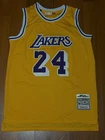 KOBE BRYANT SIGNED LOS ANGELES LAKERS JERSEY BECKETT  COA