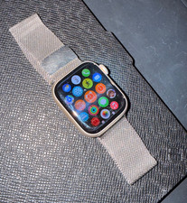 Apple Watch Series 8 41mm Starlight with Silver Milanese Strap