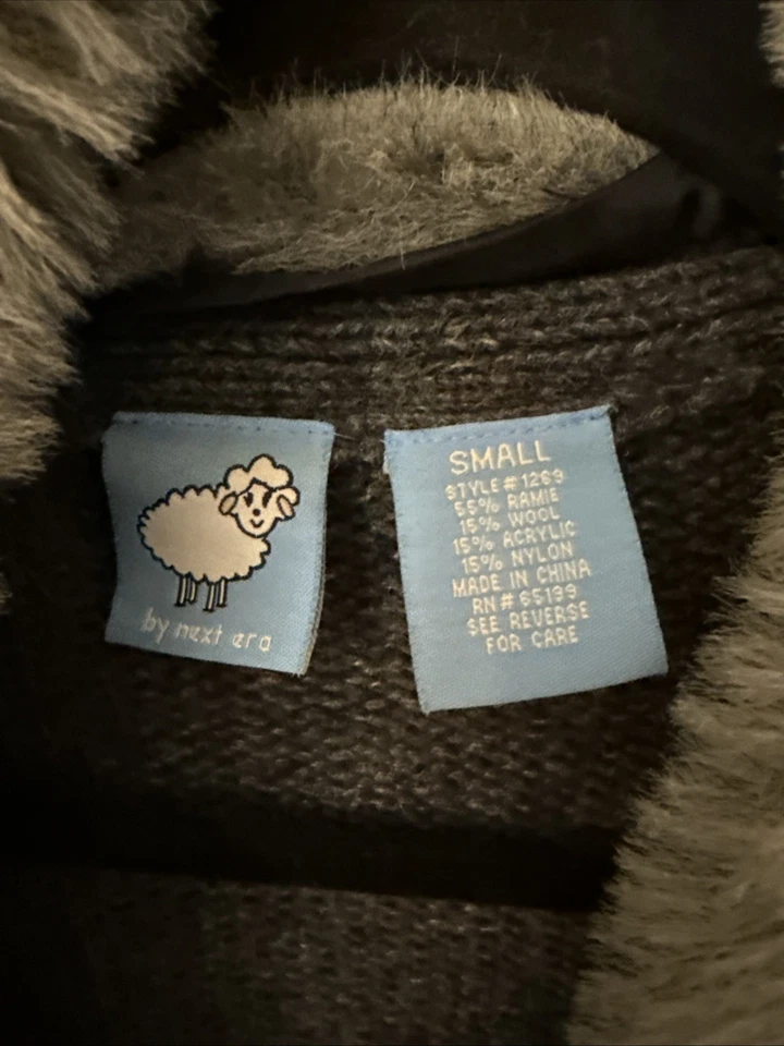 Suéter de punto para mujer mezcla de lana Ramie pequeño imitación piel gris cárdigan de Next Era Foto 2 de 4