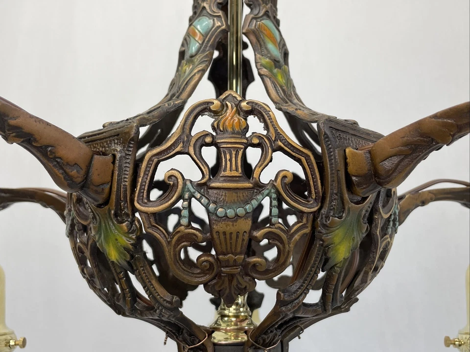 Candelabro antigo RESTAURADO artesanato policromado Deco Mission Tudor gótico - Imagem 4 de 4