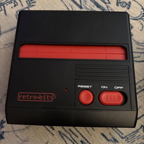 Retro-Bit RES Gaming Console for NES Games Missing 1 Controller - Picture 2 of 4