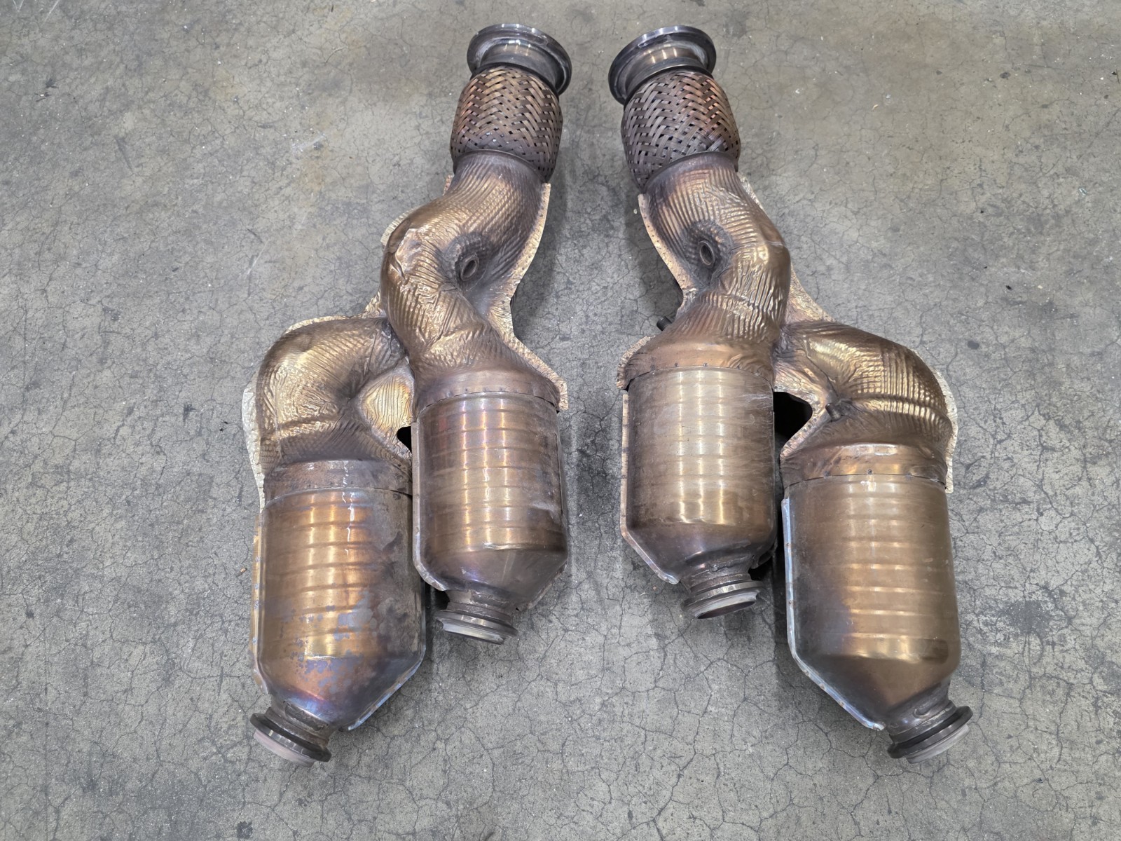 LAMBORGHINI AVENTADOR LP700 LP750 CATALYTIC CONVERTERS OEM 07M131778B 07M131777B