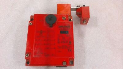 YAMATAKE LJS-E83127 SAFETY INTERLOCK SWITCHES WITH SOLENOID LOCK