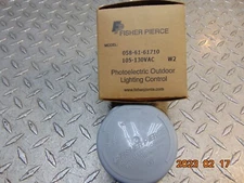 FISHER PIERCE 7760-70357 PHOTOELECTRIC OUTDOOR LIGHTING CONTROL 058-61-61710