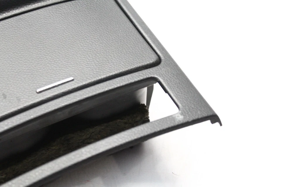 2006-2010 INFINITI M35 M45 中心控制台杯架组件黑色 P9328 — 第 4/4 张图片