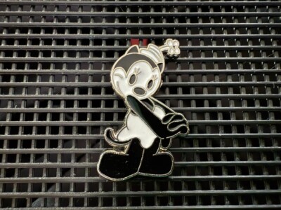 Disney Trading Pin Ortensia Oswald the Lucky Rabbit 2015 Hidden Mickey Pin Badge