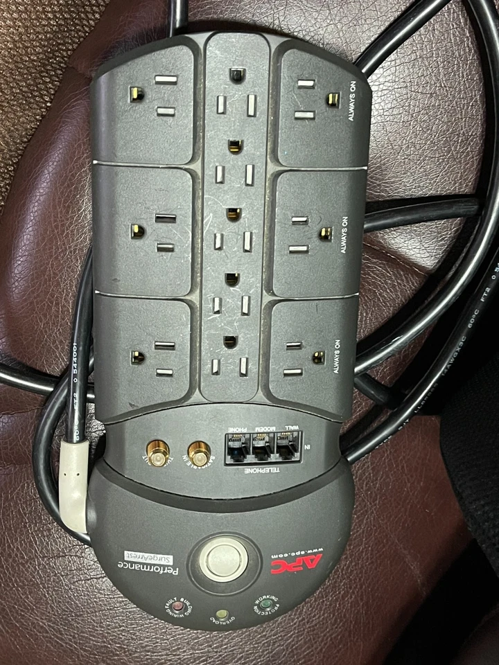 APC Performance Surgearrest 120v - 10FT Cord w/Splitter Coax - Image 3 of 4