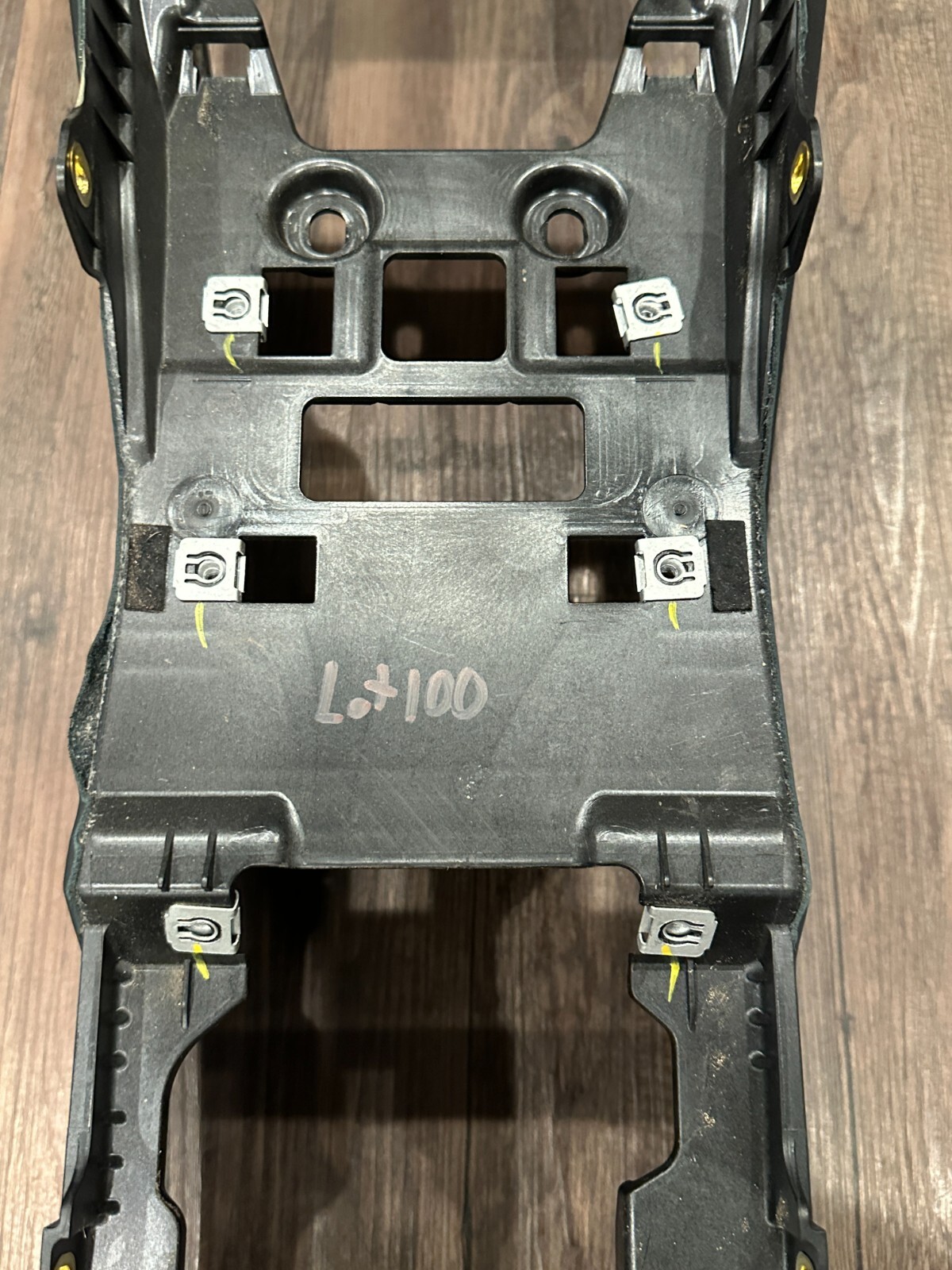 2017-18 AUDI R8 PLUS SPYDER CENTER CONSOLE BASE ASSEMBLY OEM *READ/FLAWS*